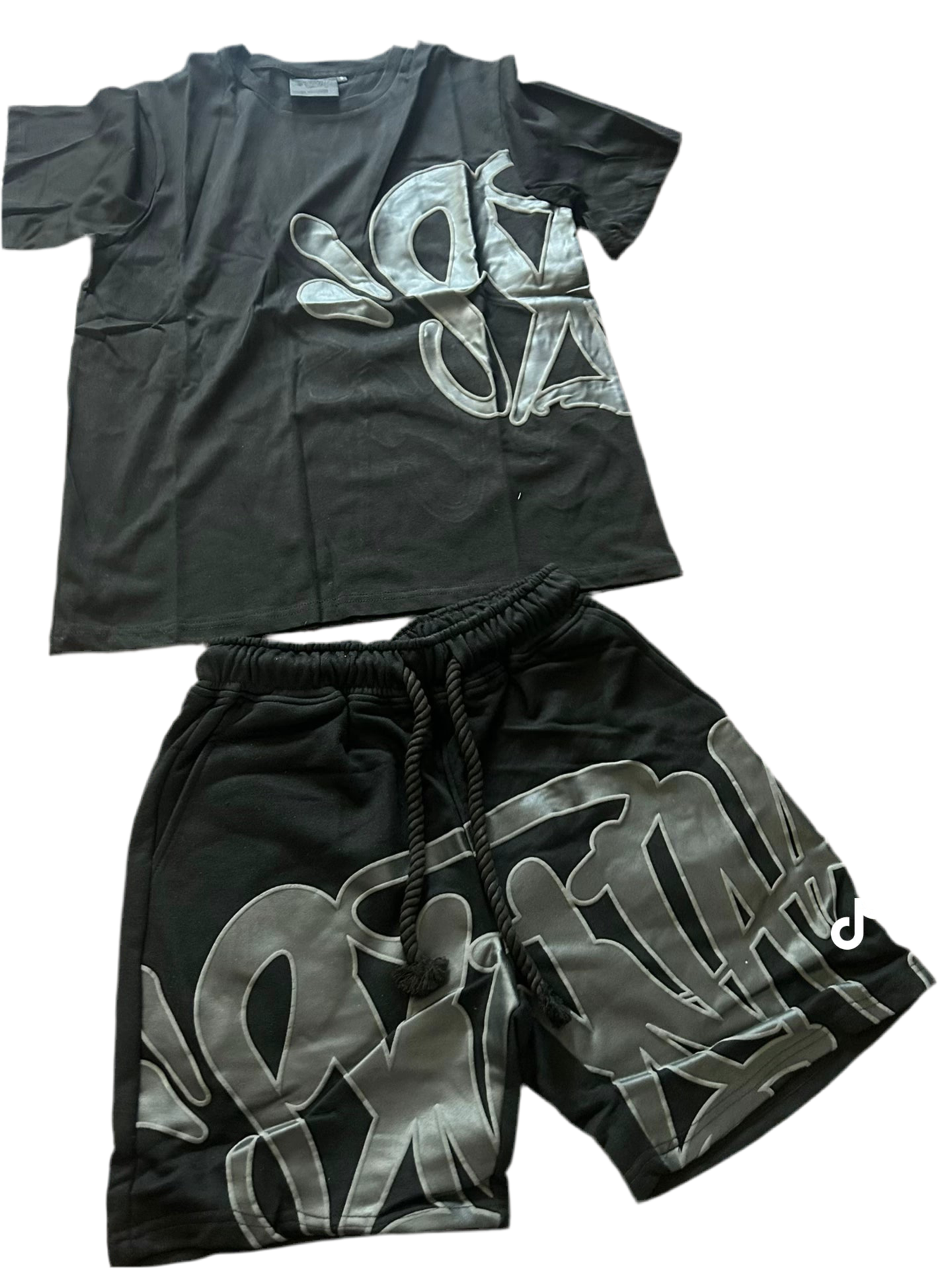 Syna wold short and t shirt set (BLACK)
